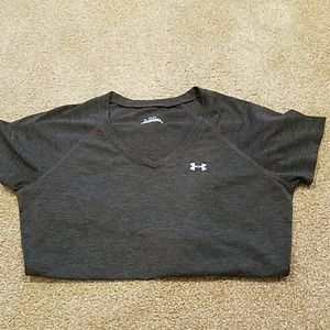 UA v neck